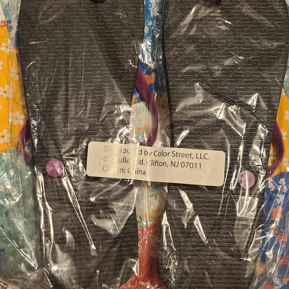Color Street Flip Flops - Picture 2 of 4